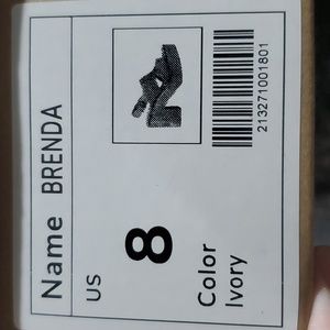 Mi,im Brenda ivory platform sandals size 8 Boutique